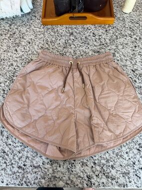 Varley catrine quilted short